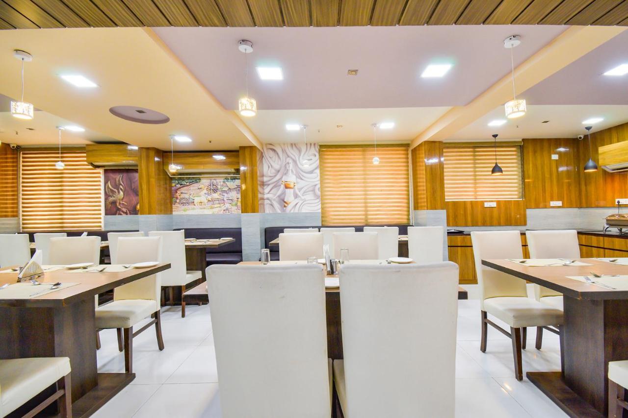 Fabhotel Kohinoor Plaza Ahmedabad Exterior foto