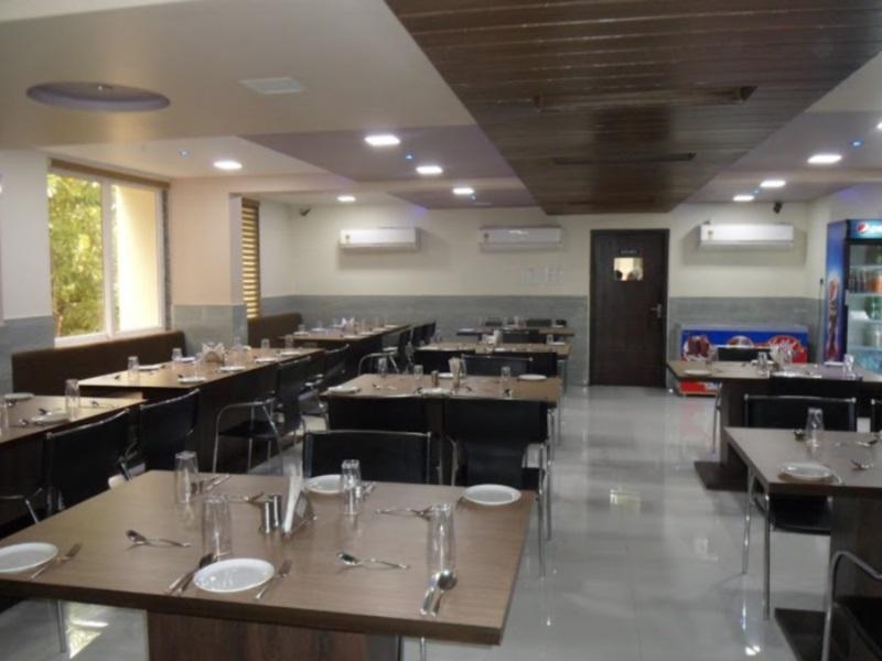 Fabhotel Kohinoor Plaza Ahmedabad Exterior foto